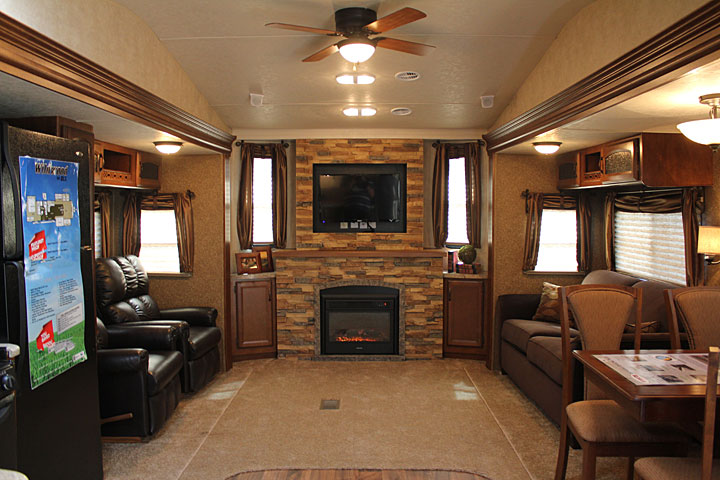 Wildwood Lodge Destination Trailer by Forest River
