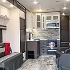 Our 28DK5 offer over 17’ of cargo space
with our open concept design May Show Optional Features. Features and Options Subject to Change Without Notice.