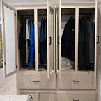 Closet May Show Optional Features. Features and Options Subject to Change Without Notice.