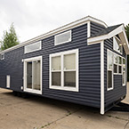 Exterior May Show Optional Features. Features and Options Subject to Change Without Notice.
