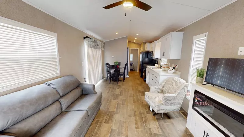 39FLP-C Floorplan Main Room