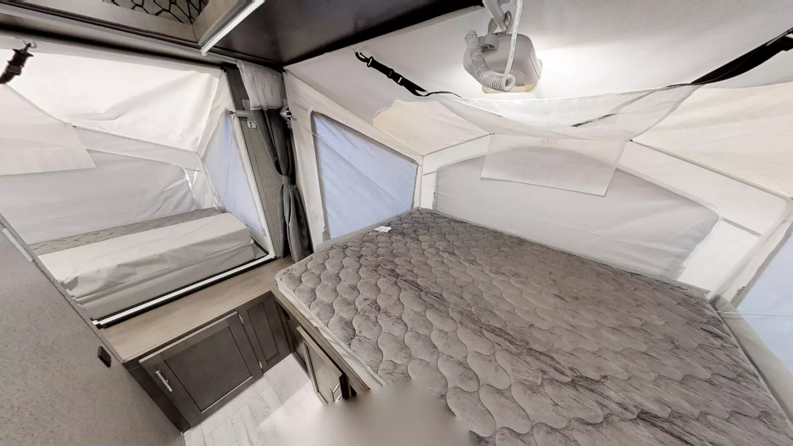 Rockwood Roo 233S Forest River RV