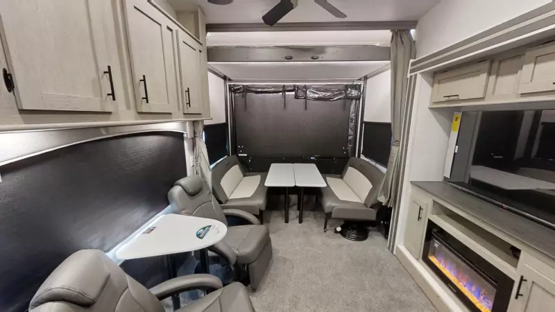 2800RLT Floorplan Main Room