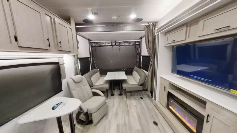 2700RLS Floorplan Main Room