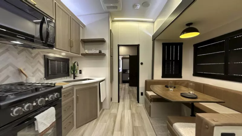 Heritage Glen Fifth Wheels Main Room